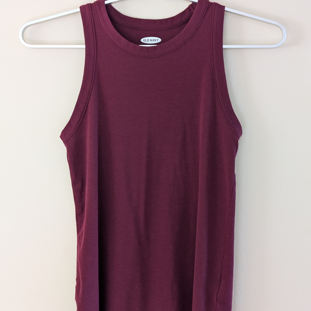 Old Navy Red Fitted Sleeveless Tank Top